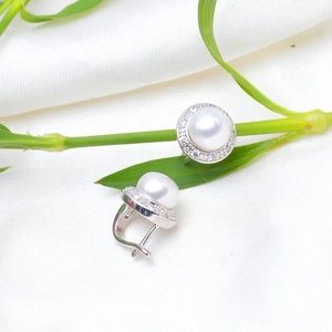 Sterling Silver Fresh water pearl earrings